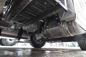 �������ó��Ӱ�S700 12.5L���� 600���� 6X4 ����12�� AMT�Զ��� ǣ����ͼƬ