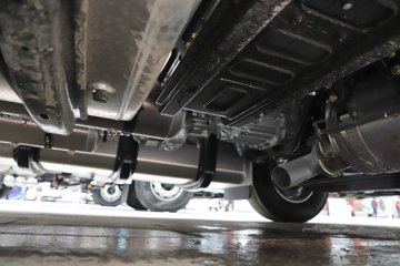 �������ó��Ӱ�S700 12.5L���� 600���� 6X4 ����12�� AMT�Զ��� ǣ����ͼƬ