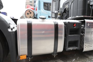 �������ó��Ӱ�S700 12.5L���� 600���� 6X4 ����12�� AMT�Զ��� ǣ����ͼƬ