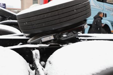 �������ó��Ӱ�S700 12.5L���� 600���� 6X4 ����12�� AMT�Զ��� ǣ����ͼƬ