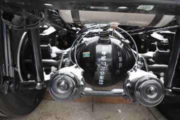 �������ó��Ӱ�S700 12.5L���� 600���� 6X4 ����12�� AMT�Զ��� ǣ����ͼƬ