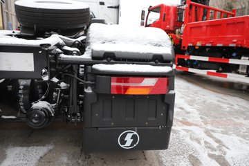 �������ó��Ӱ�S700 12.5L���� 600���� 6X4 ����12�� AMT�Զ��� ǣ����ͼƬ