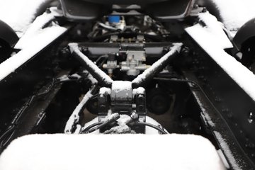 �������ó��Ӱ�S700 12.5L���� 600���� 6X4 ����12�� AMT�Զ��� ǣ����ͼƬ
