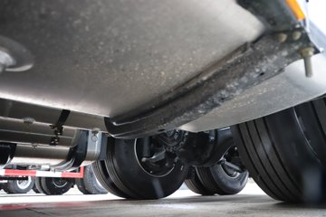 �������ó��Ӱ�S700 12.5L���� 600���� 6X4 ����12�� AMT�Զ��� ǣ����ͼƬ