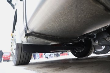 �������ó��Ӱ�S700 12.5L���� 600���� 6X4 ����12�� AMT�Զ��� ǣ����ͼƬ