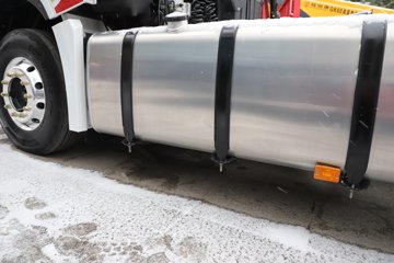 �������ó��Ӱ�S700 12.5L���� 600���� 6X4 ����12�� AMT�Զ��� ǣ����ͼƬ
