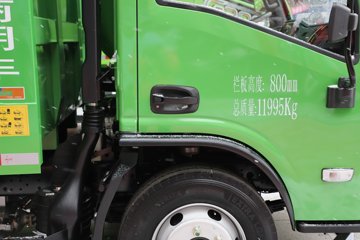 �������ó� ����G100 2.5L���� 155���� 4X2 ��ʿ��8�� 3.3�׵�����ж��ͼƬ