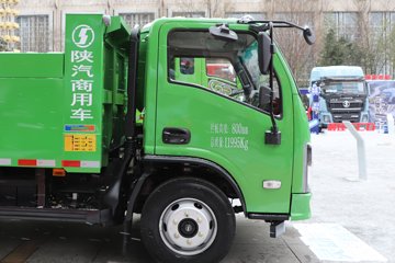 �������ó� ����G100 2.5L���� 155���� 4X2 ��ʿ��8�� 3.3�׵�����ж��ͼƬ