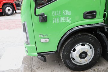 �������ó� ����G100 2.5L���� 155���� 4X2 ��ʿ��8�� 3.3�׵�����ж��ͼƬ