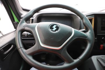 �������ó� ����G100 2.5L���� 155���� 4X2 ��ʿ��8�� 3.3�׵�����ж��ͼƬ