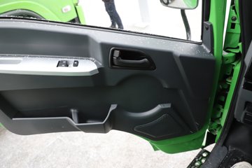 �������ó� ����G100 2.5L���� 155���� 4X2 ��ʿ��8�� 3.3�׵�����ж��ͼƬ