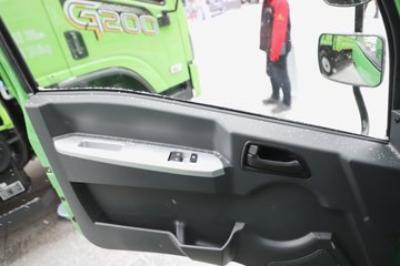 �������ó� ����G100 2.5L���� 155���� 4X2 ��ʿ��8�� 3.3�׵�����ж��ͼƬ