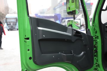 �������ó� ����G100 2.5L���� 155���� 4X2 ��ʿ��8�� 3.3�׵�����ж��ͼƬ