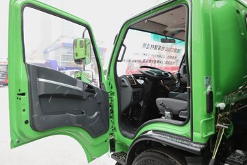 �������ó� ����G100 2.5L���� 155���� 4X2 ��ʿ��8�� 3.3�׵�����ж��ͼƬ