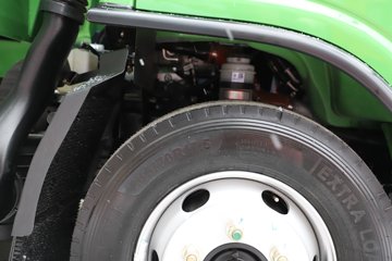 �������ó� ����G100 2.5L���� 155���� 4X2 ��ʿ��8�� 3.3�׵�����ж��ͼƬ