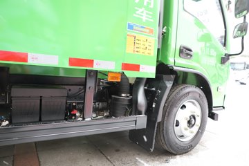 �������ó� ����G100 2.5L���� 155���� 4X2 ��ʿ��8�� 3.3�׵�����ж��ͼƬ