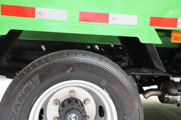 �������ó� ����G100 2.5L���� 155���� 4X2 ��ʿ��8�� 3.3�׵�����ж��ͼƬ