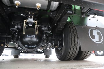 �������ó� ����G100 2.5L���� 155���� 4X2 ��ʿ��8�� 3.3�׵�����ж��ͼƬ