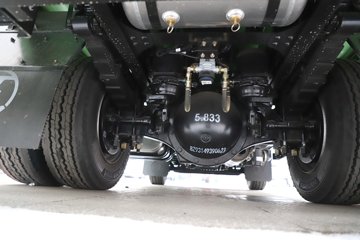 �������ó� ����G100 2.5L���� 155���� 4X2 ��ʿ��8�� 3.3�׵�����ж��ͼƬ