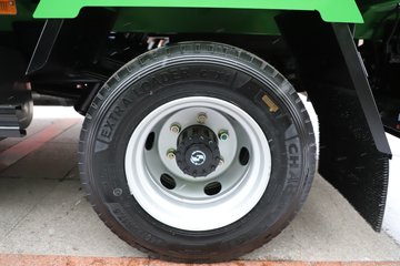 �������ó� ����G100 2.5L���� 155���� 4X2 ��ʿ��8�� 3.3�׵�����ж��ͼƬ