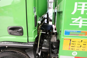 �������ó� ����G100 2.5L���� 155���� 4X2 ��ʿ��8�� 3.3�׵�����ж��ͼƬ