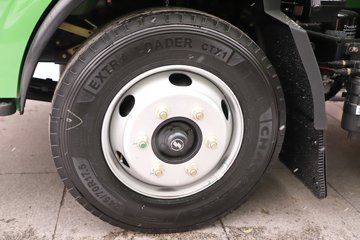 �������ó� ����G100 2.5L���� 155���� 4X2 ��ʿ��8�� 3.3�׵�����ж��ͼƬ