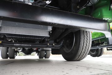 �������ó� ����G100 2.5L���� 155���� 4X2 ��ʿ��8�� 3.3�׵�����ж��ͼƬ