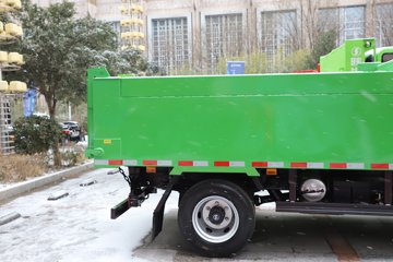 �������ó� ����G100 2.5L���� 155���� 4X2 ��ʿ��8�� 3.3�׵�����ж��ͼƬ