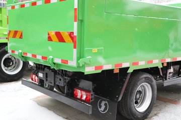 �������ó� ����G100 2.5L���� 155���� 4X2 ��ʿ��8�� 3.3�׵�����ж��ͼƬ