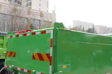 �������ó� ����G100 2.5L���� 155���� 4X2 ��ʿ��8�� 3.3�׵�����ж��ͼƬ