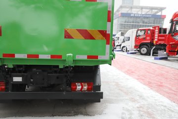 �������ó� ����G100 2.5L���� 155���� 4X2 ��ʿ��8�� 3.3�׵�����ж��ͼƬ