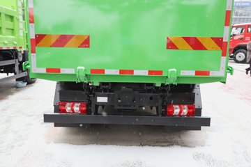 �������ó� ����G100 2.5L���� 155���� 4X2 ��ʿ��8�� 3.3�׵�����ж��ͼƬ