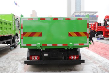 �������ó� ����G100 2.5L���� 155���� 4X2 ��ʿ��8�� 3.3�׵�����ж��ͼƬ