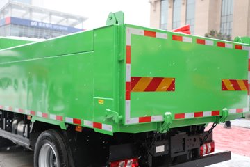 �������ó� ����G100 2.5L���� 155���� 4X2 ��ʿ��8�� 3.3�׵�����ж��ͼƬ