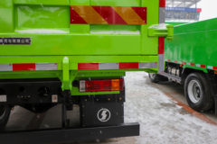 陕汽商用车德龙G200 标载版 3L柴油 195马力 4X2 法士特10档 4.2米排半自卸车