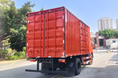 东风福瑞卡F6 4L柴油 184马力 法士特8档 4.8米排半厢式载货车