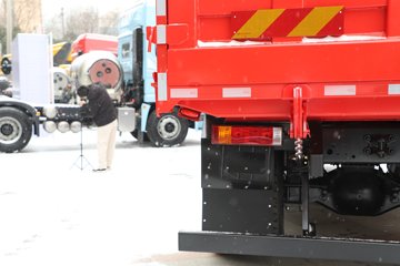 ��������Q300S ���ϰ� 8.9L���� 400���� 4X2 ��ʿ��12�� 5���Ű���ж��ͼƬ