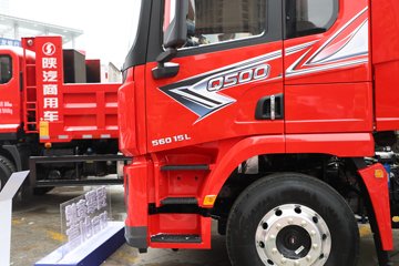 �������ó� ����Q500 14.8L LNG 560���� 6X4 ��ʿ��12�� ǣ����ͼƬ
