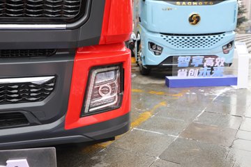 �������ó� ����Q500 14.8L LNG 560���� 6X4 ��ʿ��12�� ǣ����ͼƬ