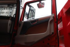 陕汽商用车 德御Q500 14.8L LNG 560马力 6X4 法士特12档 牵引车