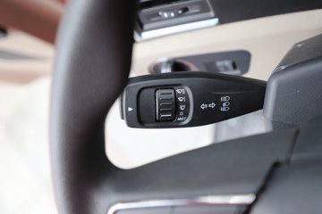 �������ó� ����Q500 14.8L LNG 560���� 6X4 ��ʿ��12�� ǣ����ͼƬ