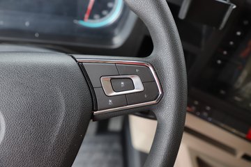�������ó� ����Q500 14.8L LNG 560���� 6X4 ��ʿ��12�� ǣ����ͼƬ