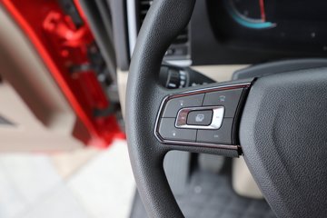 �������ó� ����Q500 14.8L LNG 560���� 6X4 ��ʿ��12�� ǣ����ͼƬ