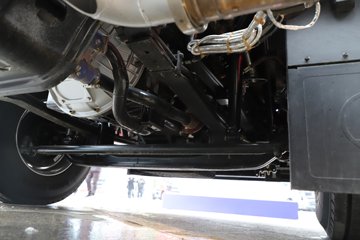 �������ó� ����Q500 14.8L LNG 560���� 6X4 ��ʿ��12�� ǣ����ͼƬ