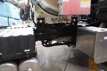 �������ó� ����Q500 14.8L LNG 560���� 6X4 ��ʿ��12�� ǣ����ͼƬ