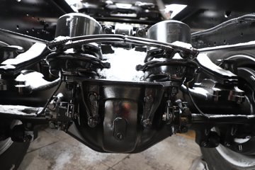 �������ó� ����Q500 14.8L LNG 560���� 6X4 ��ʿ��12�� ǣ����ͼƬ