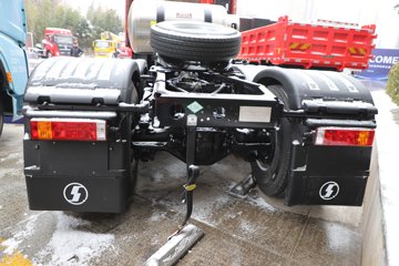 �������ó� ����Q500 14.8L LNG 560���� 6X4 ��ʿ��12�� ǣ����ͼƬ