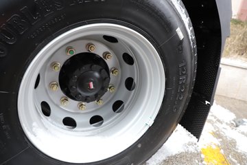 �������ó� ����Q500 14.8L LNG 560���� 6X4 ��ʿ��12�� ǣ����ͼƬ