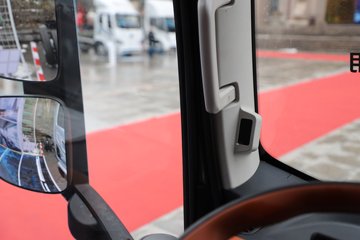 �������ó� ����S300 ���а� ��ɲ 4.2�׵��Ŵ��綯��ʽ�Ῠ ����ʱ��165.15kWhͼƬ