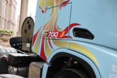 陕汽商用车 延安S700 舒享版 14.5L LNG 630马力 6X4 伊顿12档 AMT自动档 高顶双卧 牵引车